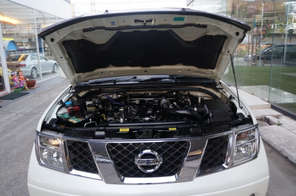 NISSAN NAVARA ปี 2010 cab สีขาว ชุดแต่งครบ เครื่อง ช่วงล่างดี แอร์เย็น รถสวย พร้อมใช้งาน ราคาโดนใจ ฟรีดาวน์ จัดไฟแนท์ได้เต็ม