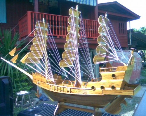 ปลากัดจีนแกะสลักไม้สัก +  เรือไม้สัก