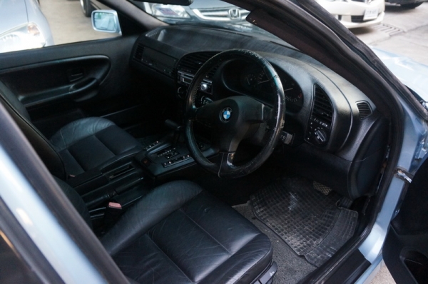 BMW, 325 i ปี1993 AUTO กระจกไฟฟ้า เบาะหนัง ล้อ MAX แอร์เย็น ขายสดเท่านั้น BMW, 325 i ปี1993 AUTO กระจกไฟฟ้า เบาะหนัง ล้อ MAX แอร์เย็น ขายสดเท่านั้น