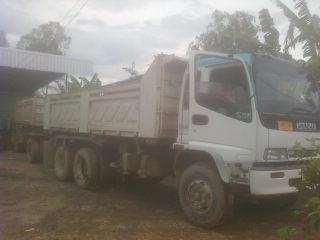 ขายรถบรรทุกสิบล้อดั๊มพ์ Isuzu euro 1 เครื่อง 270 แรง ปี 44 กระบะสามมิตร ลูก 2 คาน