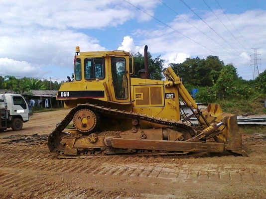 รถแทรคเตอร์ CAT D6 H มีเอกสารใบอินวอยล์ จดทะเบียนได้ทันที รถสวยราคาต่อรองได้