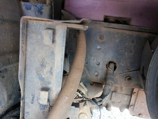 **330,000 บ.ต่อรอง**ขาย6ล้อราคาเบาๆ ISUZU NKR 110HP JAANKR58LK ห้างแท้หูช้าง เกียร์ยาว เครื่อง4BE1 110แรง เครื่องดีติดง่าย แรงดี ช่วงล่าง6น็อตHINO หน้า-หลัง คัสซีสวยเดิมไม่ผุ ไม่ดาม กระบะพื้นไม้คอกไม้ สภาพดีฝาทึบดี ยาง7.50 ดี6เส้น หัวเก๋งสีไม่สวยมีแตกมีลอ