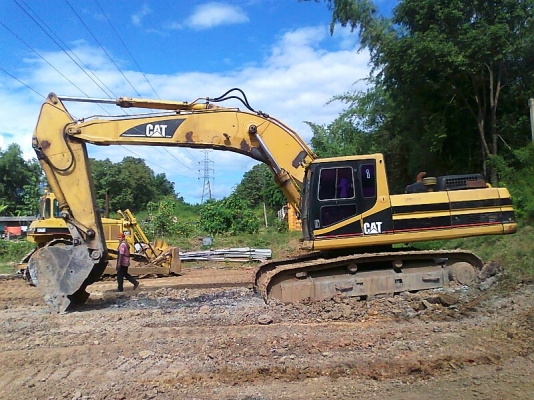 รถแบคโฮ CAT 330 B รถสวย มีใบอินวอยล์ จดทะเบียนได้