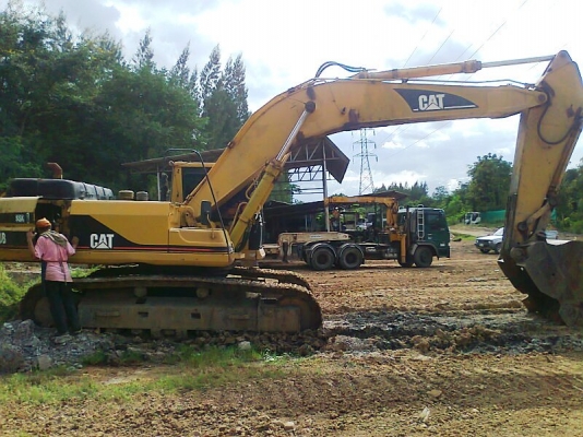 รถแบคโฮ CAT 330 B รถสวย มีใบอินวอยล์ จดทะเบียนได้