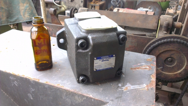 Sell> ปั้มไฮดรอลิคมือสอง ราคาถูก ยี่ห้อ Yuken เป็น Vane Pump ครับ กำแพงแสน นครปฐม