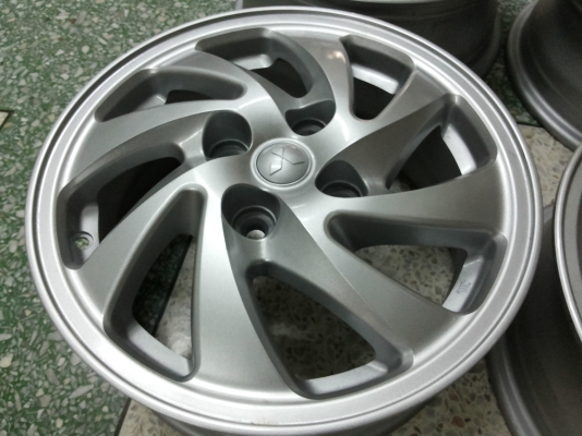 แม็กมิตซูบิชิ lancer ขอบ 14 4รู100 ทำสีมาใหม่สวยปิ๊ง