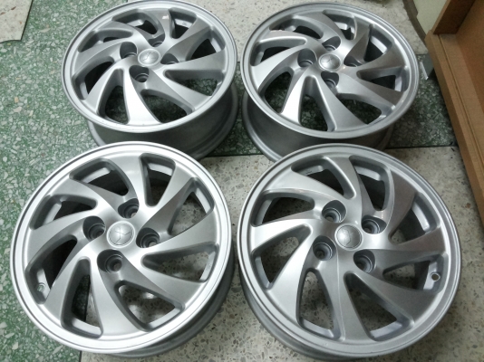 แม็กมิตซูบิชิ lancer ขอบ 14 4รู100 ทำสีมาใหม่สวยปิ๊ง