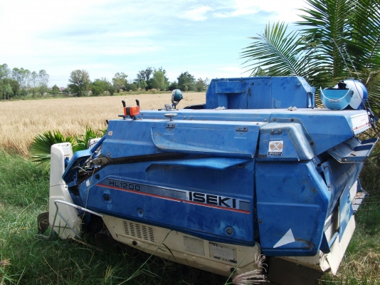 รถเกี่ยวข้าวเล็กอิเซกิ ISEKI