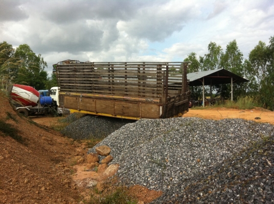 ขายด่วน ! กะบะไม้ กว้าง 2.43 เมตร ยาว 5.88 เมตร สภาพพร้อมใช้งาน