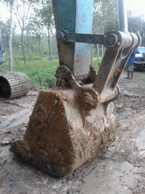 รถแบคโฮ KOBELCO YN - 11 ( รถทำงาน 8,200 ซม. ) สนใจติดต่อ 081 - 6079515 รถแบคโฮ KOBELCO YN - 11 ( รถทำงาน 8,200 ซม. ) สนใจติดต่อ 081 - 6079515