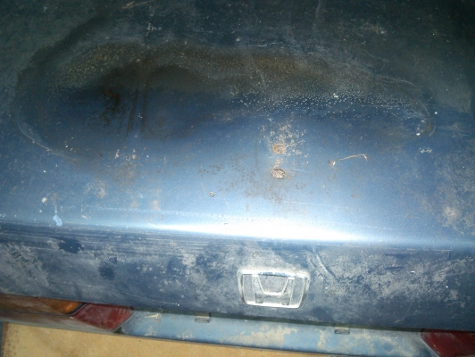 ฝากระโปงท้าย honda accord ตาเพชร