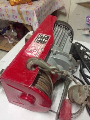 ขายรอกสลิงไฟฟ้ามือสอง สภาพพร้อมใช้งาน 600 KGs. ใช้ไฟบ้านปกติ สลิงยาว 18 เมตร