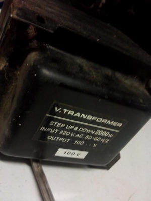 ขาย หม้อแปลงไฟเข้า 220 v. ออก 110 v. ขนาด 2000 w. มือสองพร้อมใช้