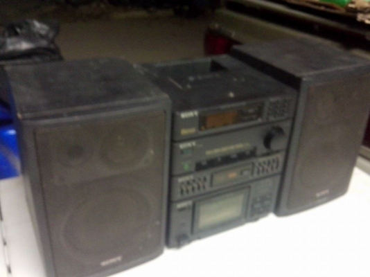 ขายเครื่องเสียง SONY อดีตเคยเเพง ครับ FM-AM ปกติ