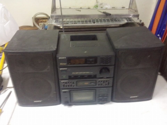 ขายเครื่องเสียง SONY อดีตเคยเเพง ครับ FM-AM ปกติ