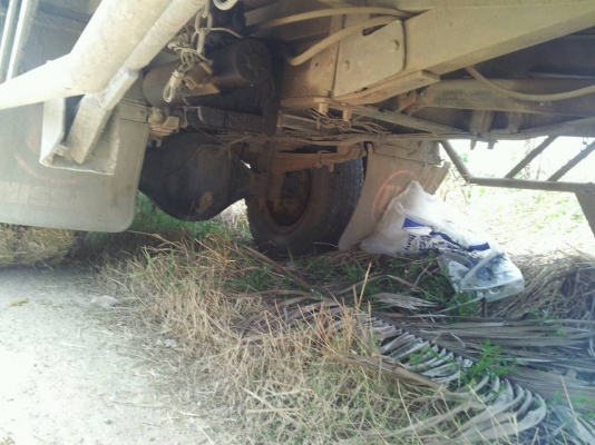 HINO KR360 เครื่อง EH 700 6 ล้อใหญ่ ราคา 480,000 บ.