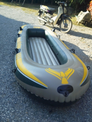 เรือยาง SEA HAWK ขนาดใหญ่่รับได้ 5 คน หรือที่ 240 Kg.พร้อมที่สูบลม