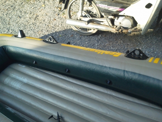 เรือยาง SEA HAWK ขนาดใหญ่่รับได้ 5 คน หรือที่ 240 Kg.พร้อมที่สูบลม