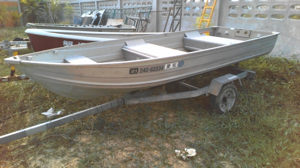 มาอีกแล้วครับ เรือ อลูมิเนียมท้อง v สภาพสวยครับ มาอีกแล้วครับ เรือ อลูมิเนียมท้อง v สภาพสวยครับ