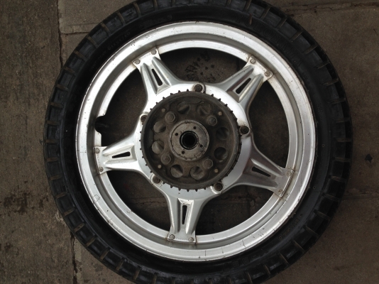 ขายล้อแม๊ค CB750 หรือใส่ SR400 ก็ได้ ในราคา3900