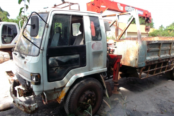 ขายด่วนรถ6ล้อร็อคกี้195ห้างแท้ติดเครน3ตันUNI-3.30V ขายด่วนรถ6ล้อร็อคกี้195ห้างแท้ติดเครน3ตันUNI-3.30V