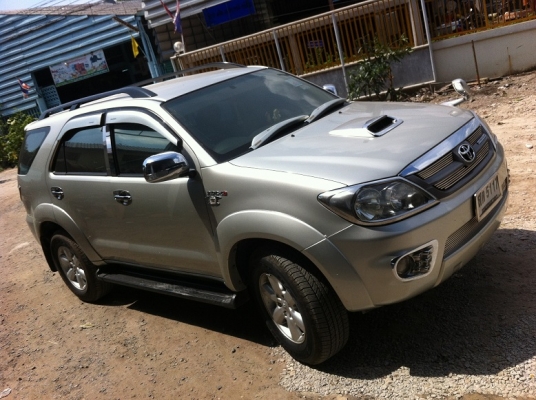 TOYOTA FORTUNER 3.0 V 4WD
