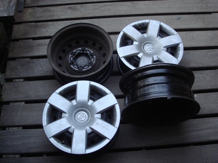 ขายกะทะเดิมพร้อมฝาครอบรถตู้ toyota commuterขอบ 15 สภาพใหม่