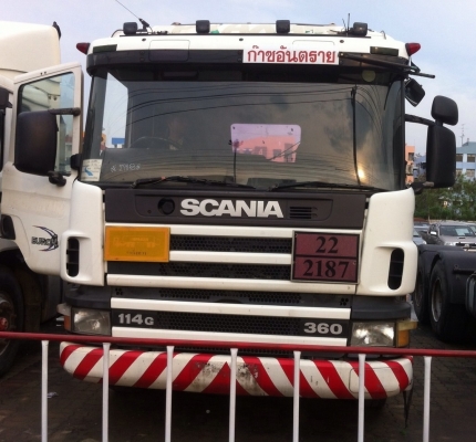 ขายถูก รถ 10 ล้อ รถหัวลาก. มีให้เลือก หลายคัน  Scania. 6 สูบ. 320 แรง. ติดต่อ เบียร์ 087-8238885