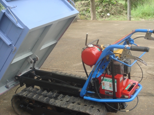 รถขนย้ายสินค้าเกษตร ยกไฮดรอลิคและปั้มฉีดยาเครื่องดีเซล