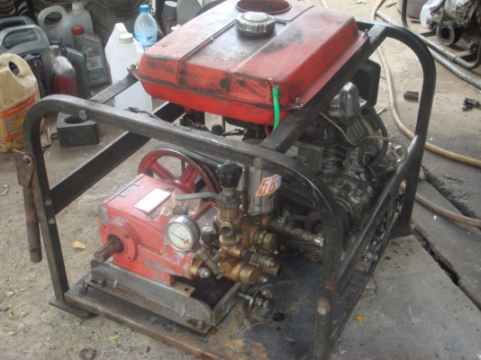 ปั้มอัดฉีดแรงสูงเครื่องดีเซล กับรถบรรทุกการเกษตร ปั้มอัดฉีดแรงสูงเครื่องดีเซล กับรถบรรทุกการเกษตร