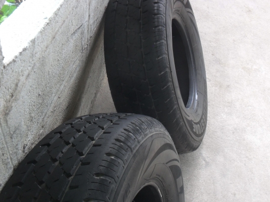 ยาง BRIDGESTONE 215R14 ปี11 สวยๆ 1 คู่ ราคา 2300 บาท