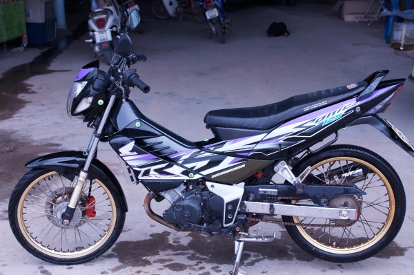 ขาย HONDA SONIC ตัวใหม่ ปี 48 ทะเบียนพร้อมโอน เอกสารครบ เครื่องเดิม ดีมากพร้อมใช้ ไม่ดัง ไม่หอน ไม่เยิ้ม สภาพรถตามรูป ครับ ขาย HONDA SONIC ตัวใหม่ ปี 48 ทะเบียนพร้อมโอน เอกสารครบ เครื่องเดิม ดีมากพร้อมใช้ ไม่ดัง ไม่หอน ไม่เยิ้ม สภาพรถตามรูป ครับ