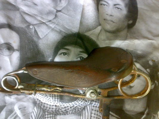 ขายเบาะ/อานจักรยาน หนังแท้ครับ *** พี่สัมพันธ์ ศีราชา จองไว้แล้วครับ