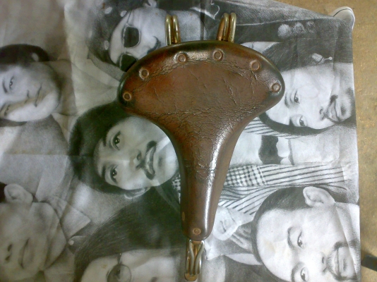 ขายเบาะ/อานจักรยาน หนังแท้ครับ *** พี่สัมพันธ์ ศีราชา จองไว้แล้วครับ