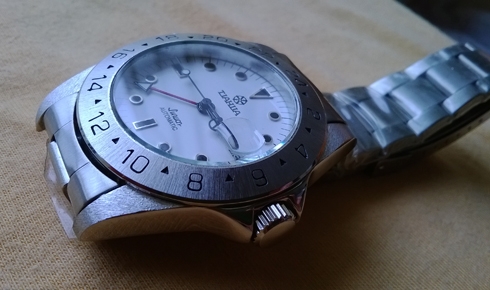 นาฟิกา TIAHIIA auto  ไม่ทราบสัญชาตแน่ชัด