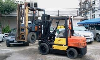 ขายรถยกโฟร์คลิฟท์ KOMAT'SU FD30-11  ตามสภาพสีไม่สวย