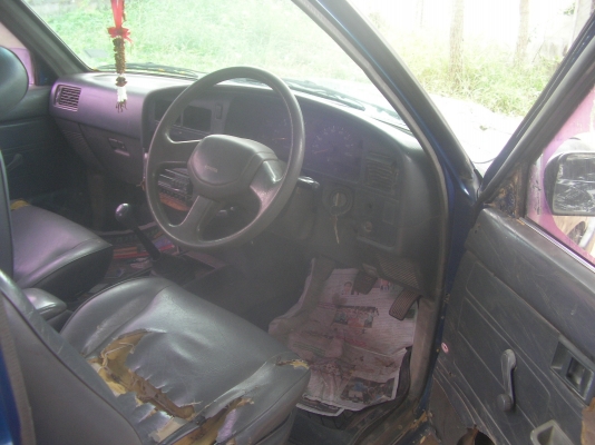 ขายไมตี้เอ็กปี33 เครื่อง2Lดีเชล 2500 เทอร์โบ พวงมาลัยเพาเวอร์