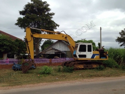 รถแบคโฮ HYUNDAI 200 เอวดี เครื่องดี มีแอร์ สภาพพร้อมใช้งาน