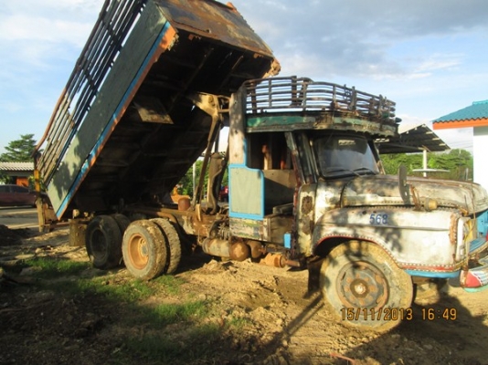 ต้องการขายรถบรรทุก 10 ล้อ หัวยาว เพลาเดียว