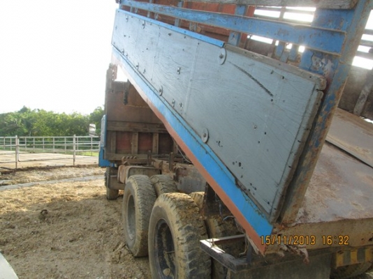 ต้องการขายรถบรรทุก 10 ล้อ หัวยาว เพลาเดียว