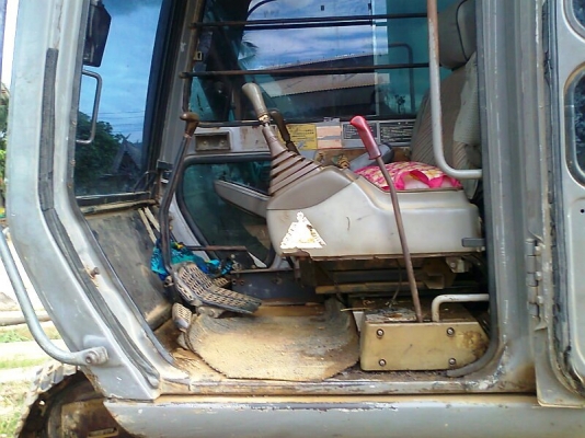 รถแบคโฮ HITACHI EX 120-2 รถสีเดิม ๆ มีแอร์ มีใบอินวอยล์จดทะเบียนได้.