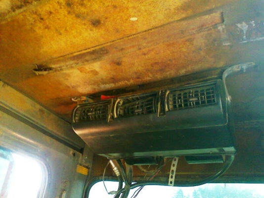 รถแบคโฮ HITACHI EX 120-2 รถสีเดิม ๆ มีแอร์ มีใบอินวอยล์จดทะเบียนได้.