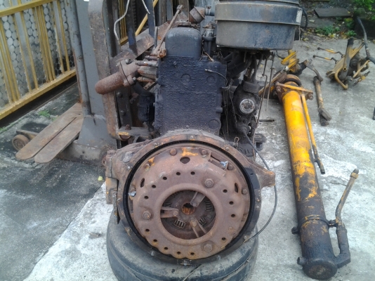 ขายเครื่อง อีซูซุ ดีเซล ยกลงจากโฟคลิ๊ฟ 5 ตัน พร้อมปั้มขนาดใหญ่ ราคา 20,000 บาท หากไม่เอาปั้ม 12,000 บาท