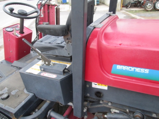 รถตัดหญ้าแบบนั่งขับ BARONESS LM560