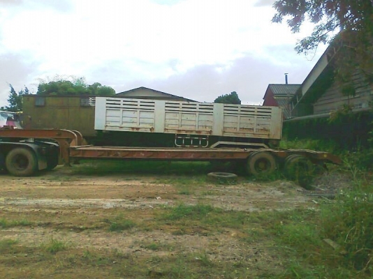 บริการ..ย้าย รถแบคโฮ รถแทรคเตอร์ ฯลฯ ด้วยสิบล้อหัวลาก และหางโรเบรท