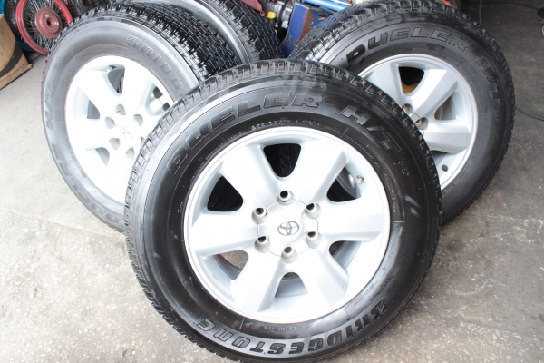 ขายล้อ fortuner ปี 2012 ชุดละ 17000บาท
