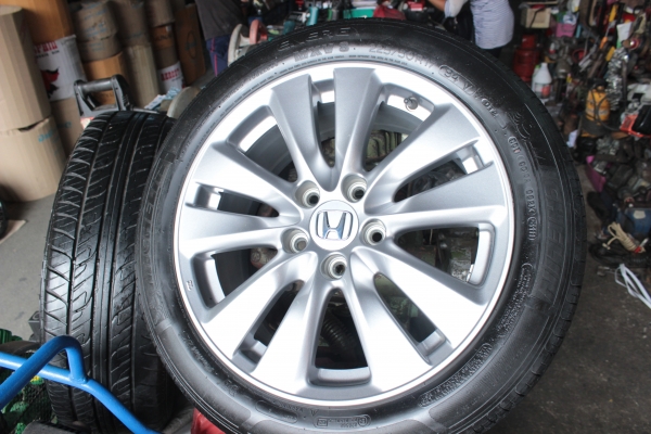 ขายล้อ honda ACCORD ปี2011 ชุดละ 9000 บาท