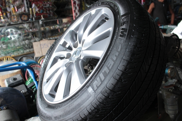 ขายล้อ honda ACCORD ปี2011 ชุดละ 9000 บาท