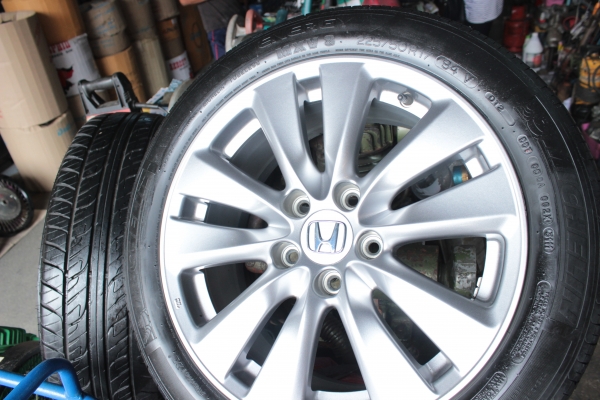 ขายล้อ honda ACCORD ปี2011 ชุดละ 9000 บาท