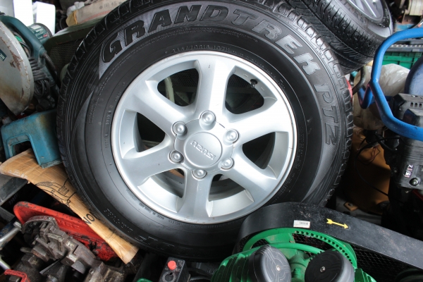 ขายล้อ IZUZU D-MAX ปี 2012  ราคาชุดละ 12,000